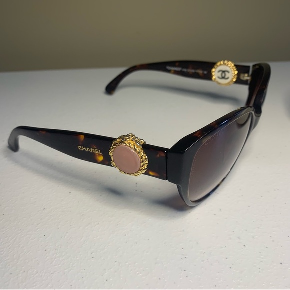 Chanel sunglasses - Picture 10 of 14